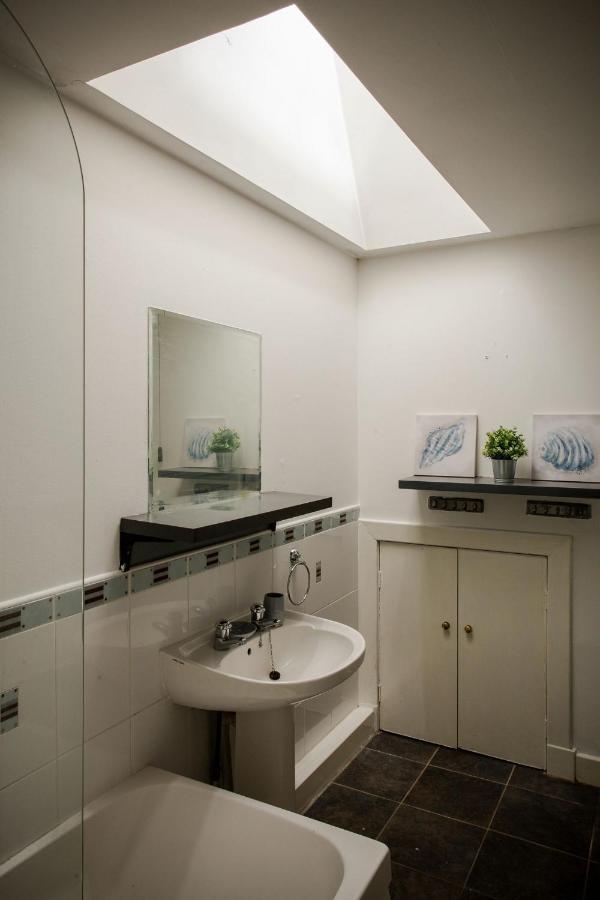 Tower Square House Vila Alloa Exterior foto